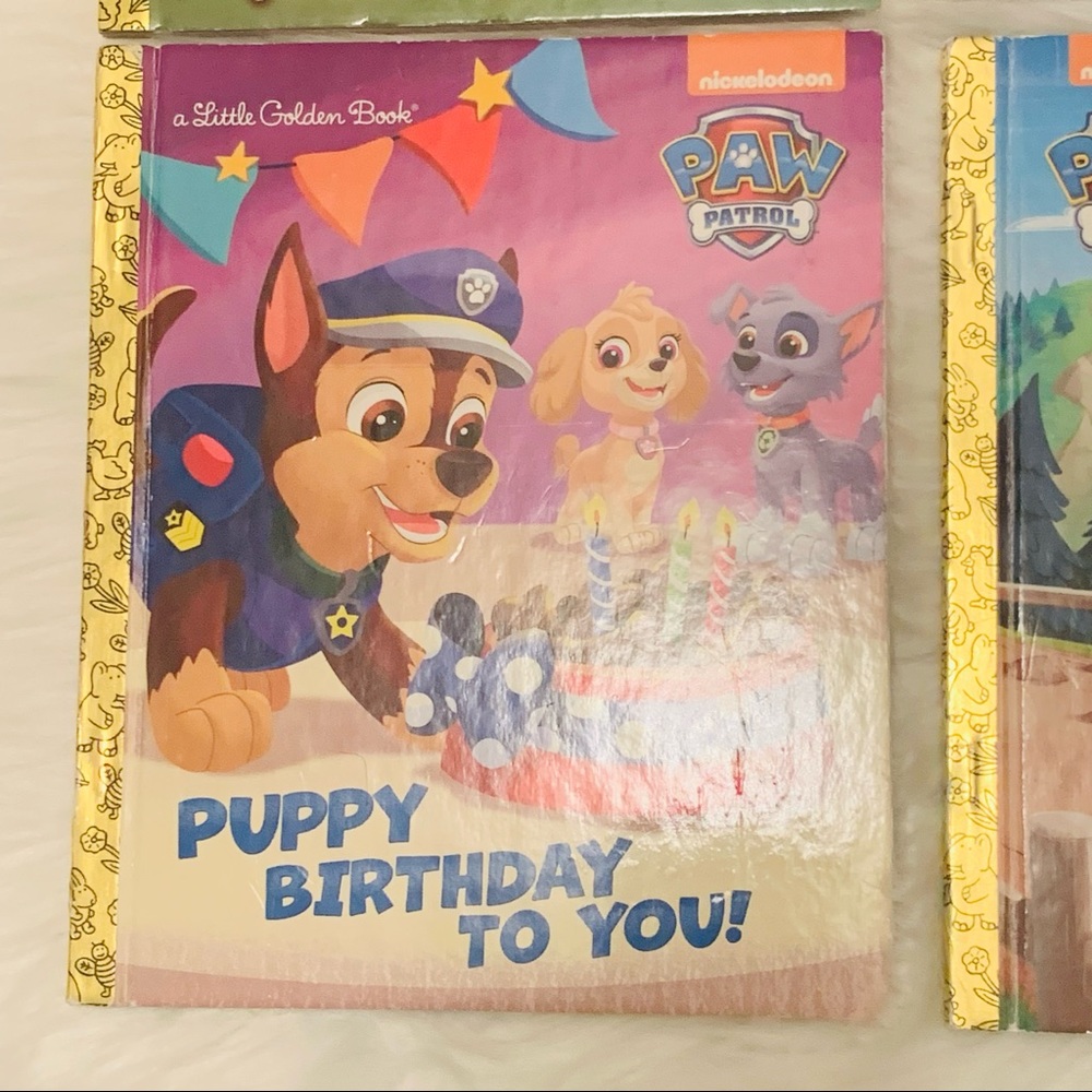 ❌SOLD❌Paw Patrol Bundle of Books & Finger Puppets - Picture 6 of 8